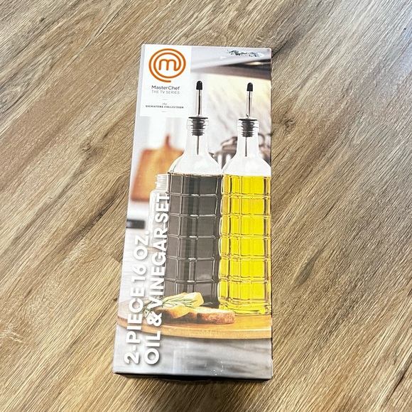 MASTER CHEF THE TV SERIES 2pc Oil & Vinegar Set - Picture 1 of 5